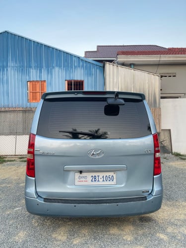 Hyundai Grand Starex សម្រាប់ជួលថ្ងៃ &ខែ