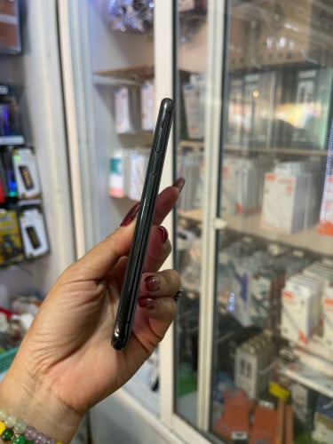 iPhone X/64GB មានស្គែន