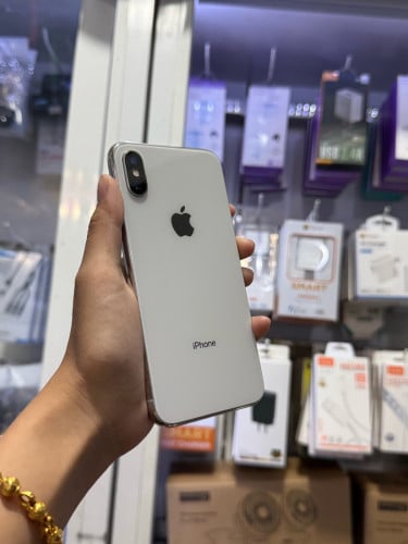 iPhone X ពណ៌ស 🍏 64GB Battery 75% 🔋 តួស្អាត សំណុំហ្សីន អត់ជាប់អី