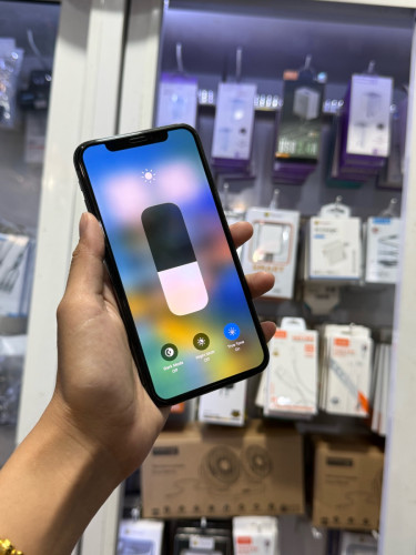 iPhone X ពណ៌ខ្មៅ 🍏 64GB Battery 83% 🔋 តួស្អាត សំណុំហ្សីន អត់ជាប់អី (ធានា1ខែ)