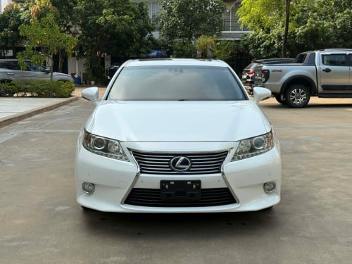 LEXUS ES300h 2013 full ពេញ option កម្ររមានណាស់