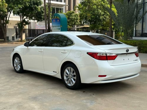 LEXUS ES300h 2013 full ពេញ option កម្ររមានណាស់