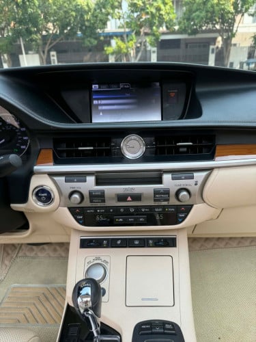 LEXUS ES300h 2013 full ពេញ option កម្ររមានណាស់