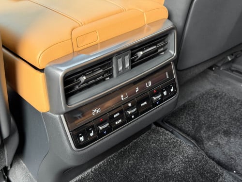 LEXUS LX600 SIGNATURE 2022