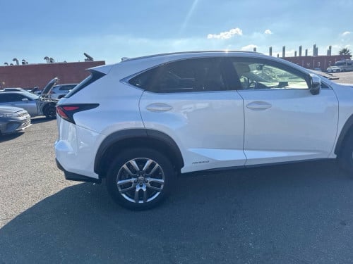 Lexus Nx 300h 2015 ឡានមូល ប៉ុង 2 Autocheck ជាប់ ឡានកាលីCA (បើកទូរថ្ងៃ២៩)