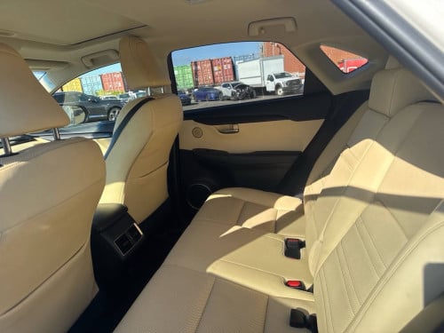 Lexus Nx 300h 2015 ឡានមូល ប៉ុង 2 Autocheck ជាប់ ឡានកាលីCA (បើកទូរថ្ងៃ២៩)