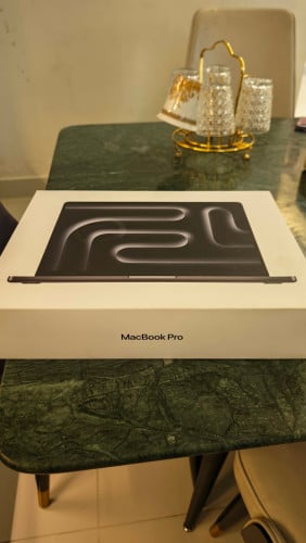 MacBook Pro 14 inch M5 Spec Ram 16G 1Tb