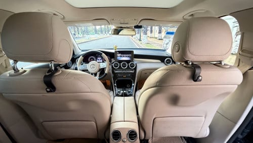 Mercedes Benz GLC300 4matic តំលៃល្អ ឡានម្ចាស់ដេីម ជិះផ្ទាល់