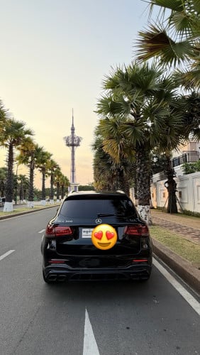 Mercedes Benz GLC300 4matic តំលៃល្អ ឡានម្ចាស់ដេីម ជិះផ្ទាល់