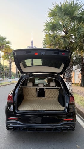 Mercedes Benz GLC300 4matic តំលៃល្អ ឡានម្ចាស់ដេីម ជិះផ្ទាល់