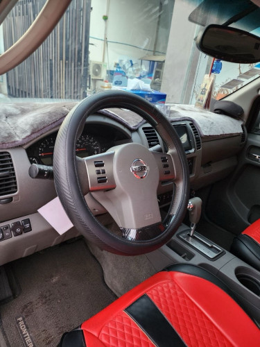 Nissan Frontier ឆ្នាំ 2005 រៀបចំហើយស្អាត Full ពេញ មានបើកដំបូល ហ្គាសហើយ