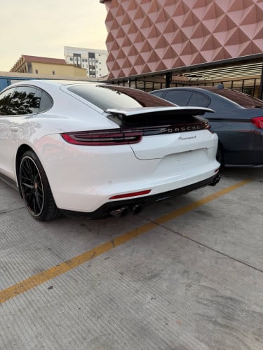 Porsche panamera 4