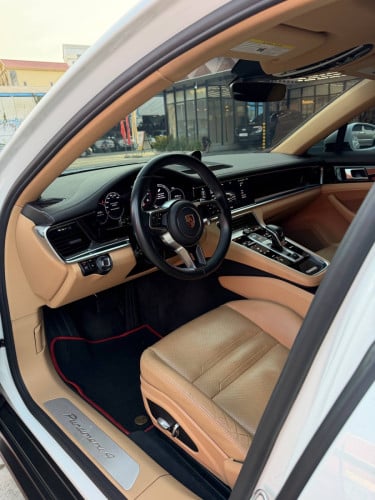 Porsche panamera 4