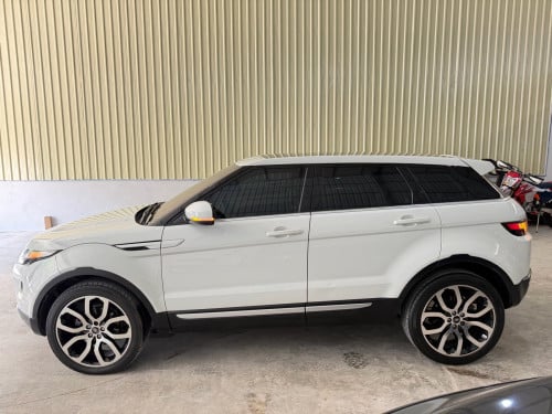 Rang rover Evoque year 2013 V4 gasoline