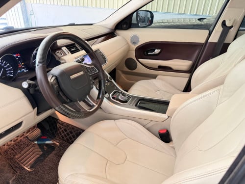 Rang rover Evoque year 2013 V4 gasoline