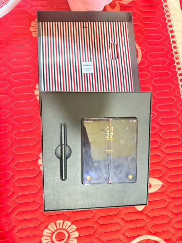 Samsung Galaxy Zfold5 Tom Brown Edition