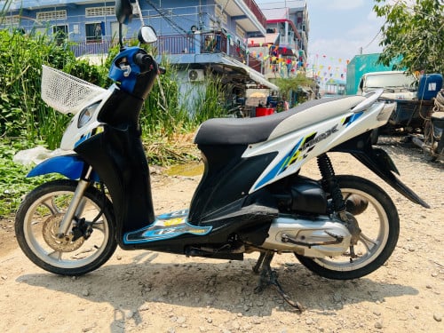 Suzuki Nex 2015 (ប្រើបេន)