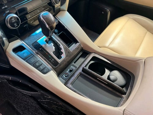 Toyota Ahphard 2021v4 hybrid ឆ្វេងហ្សីន