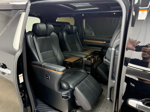 Toyota Alphard Executive Lounge