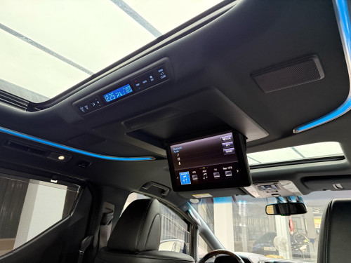 Toyota Alphard Executive Lounge