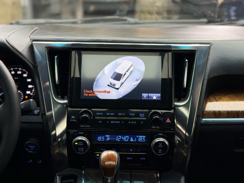 Toyota Alphard Executive Lounge