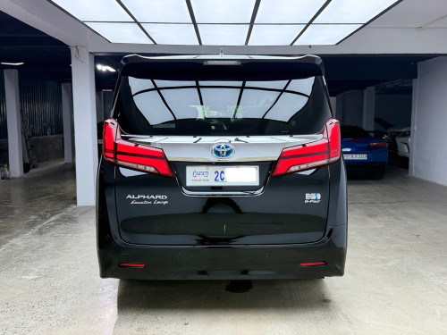 Toyota Alphard Executive Lounge