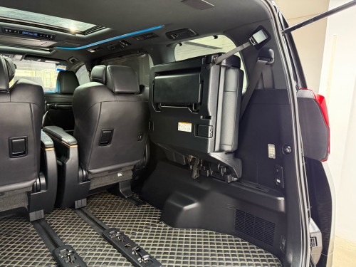 Toyota Alphard Executive Lounge
