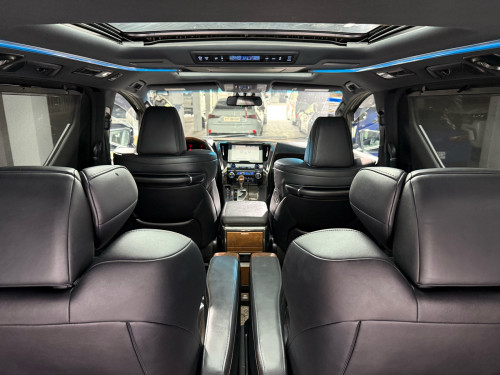 Toyota Alphard Executive Lounge