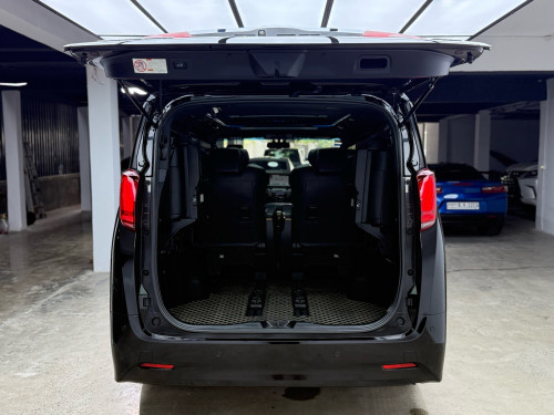 Toyota Alphard Executive Lounge