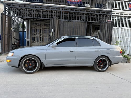 Toyota Corona Old School 1993 ឆ្វេងZin