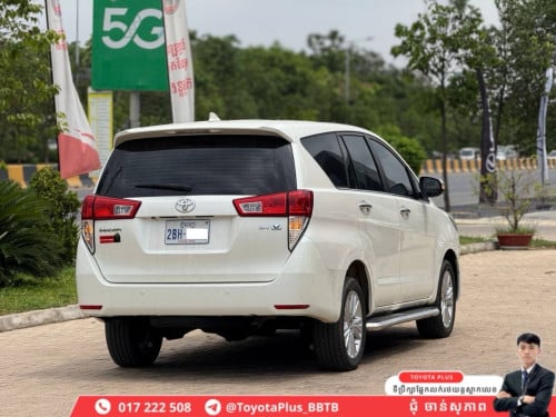 TOYOTA INNOVA
