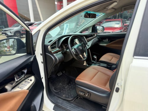 TOYOTA INNOVA 2020