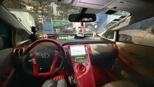 Toyota Prius 2014 Option 4 ឃ្មុំហ្ស៊ីន