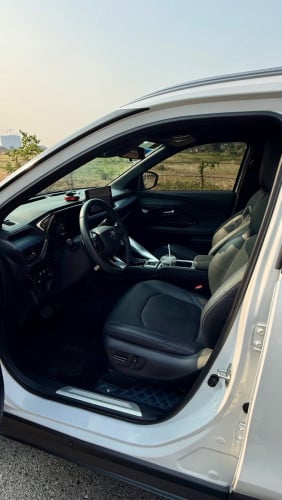 Toyota Yaris cross year 2024