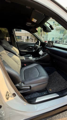 Toyota Yaris cross year 2024