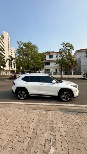 Toyota Yaris cross year 2024
