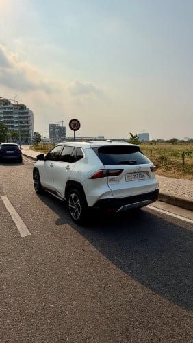 Toyota Yaris cross year 2024