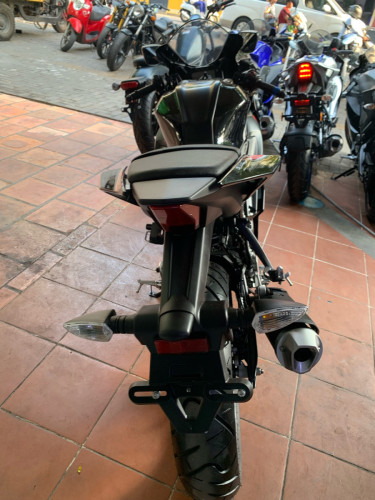 Yamaha R15 V4 2024 99% ជប៉ុន