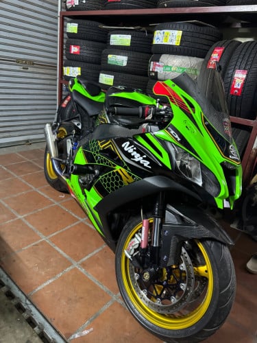 ZX10r គ្រឿងលេងកប់