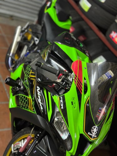 ZX10r គ្រឿងលេងកប់