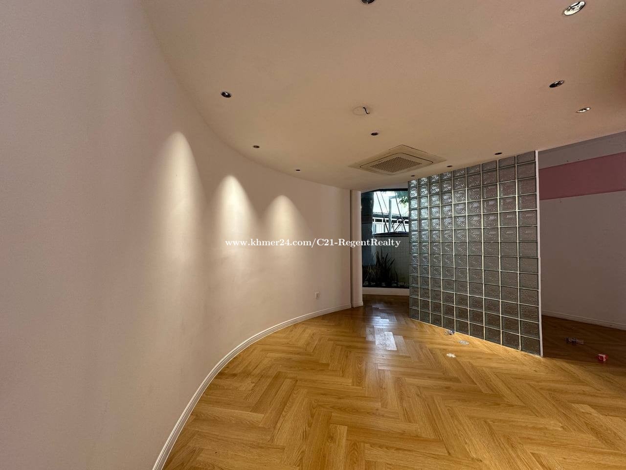 Shop house for rent in BKK1, Perfect for business and office