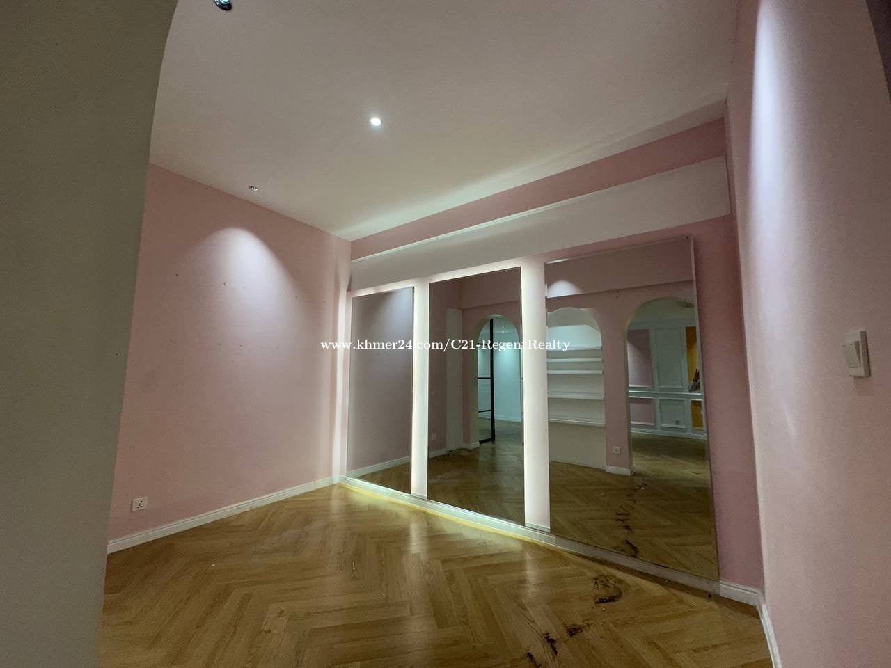 Shop house for rent in BKK1, Perfect for business and office