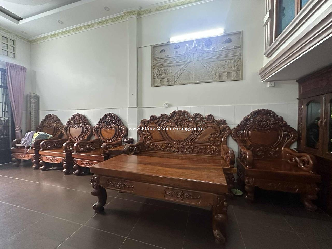ឈុតសាឡុងធំ ឈេីបេង