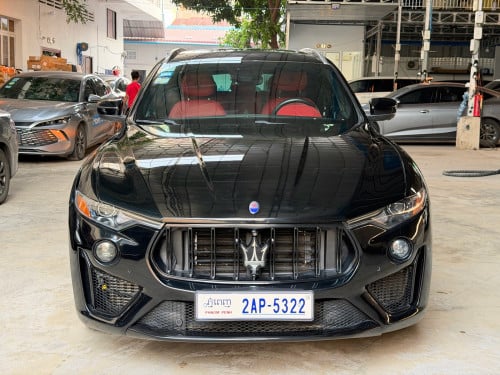 ឡាននៅថ្មី