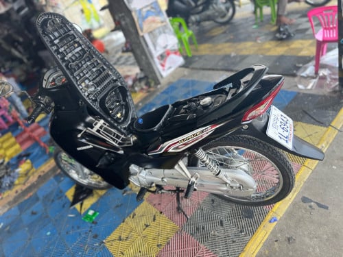 ម៉ូតូលក់