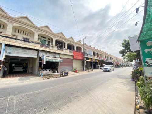 ផ្ទះអាជីវកម្មផ្សារជម្ពូវ័ន