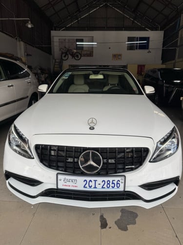 ទើបមកដល់ភ្លាមនៅថ្មី