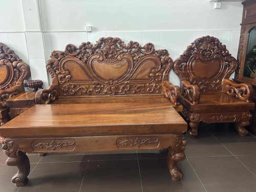ឈុតសាឡុងធំ ឈេីបេង