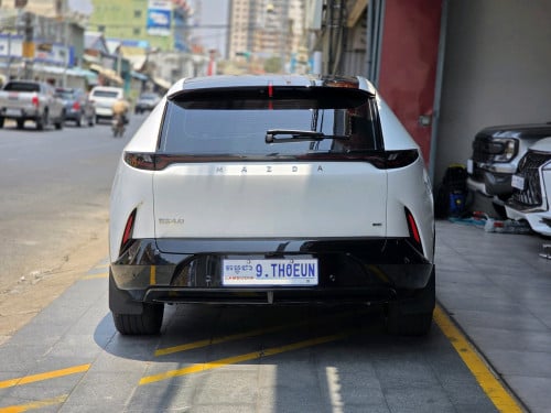 ទេីបកាត់បាន!2025 MAZDA EZ-60  មួយទឹកដូចថ្មី​ ថ្នី99%ទេីបប្រេីបានតែ 4070kmប៉ុណ្ណោះ!