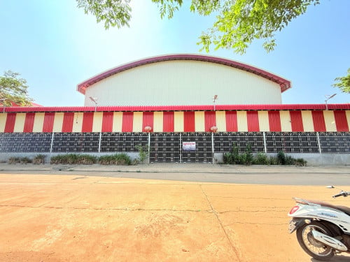 ឃ្លាំងជួល ទំហំ 37m x 45m
